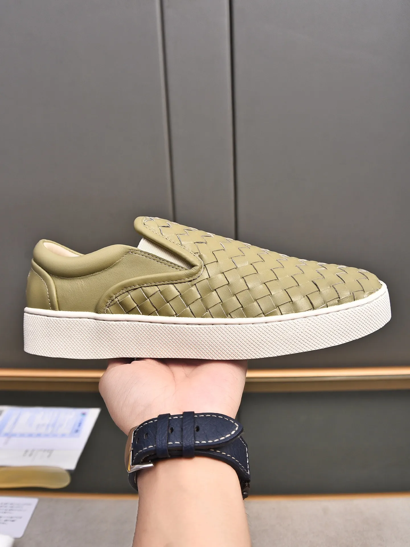Men's shoes 💰480 [Sleeves series] BOTTEG* VENET* - high-end boutique Size: 38-44 (45 customized) BV new product, first-layer cowhide artificially woven classic style harmoniously blends with contemporary fashion temperament, rubber soles are light and flexible, water-dyed sheepskin pads! [Taobao, Tmall, and live streaming are the first choices]